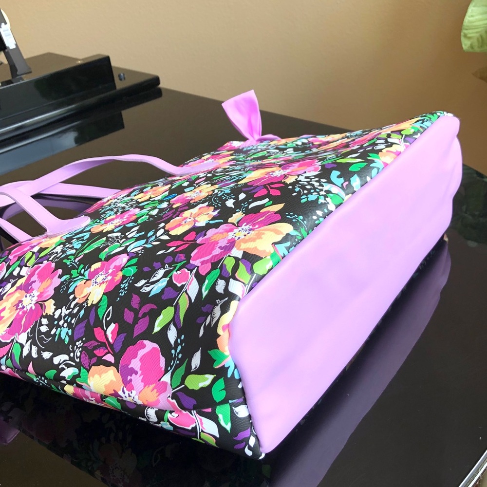 Simply Spring Floral Tote NWT, Magnetic Closure - Picture 5 of 8